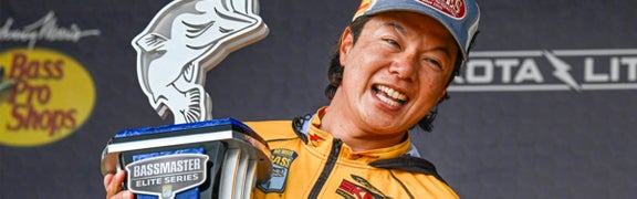 Taku Ito's Wins Bassmaster Elite on Smith Lake