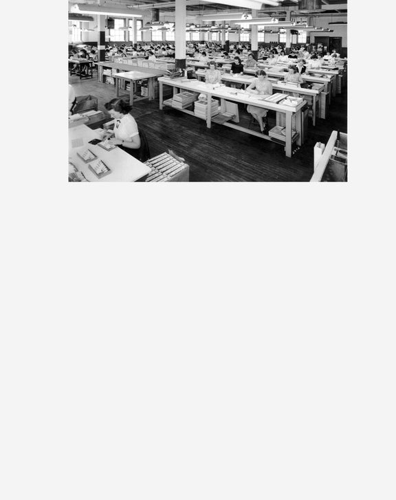 WOMEN WORKING AT THE SPEER BLVD. LOCATION