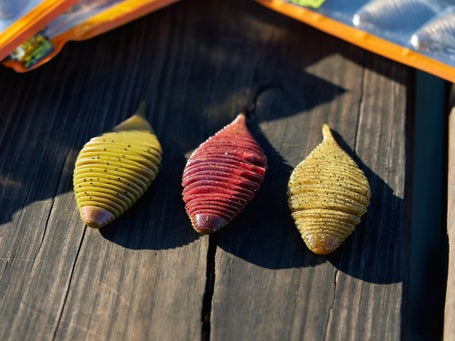 bellows fishing lure Geecrack Gill 3.8 Inch Floating Free-Rig Kit — Discount Tackle Building on the success of the popular Bellows Gill profile Geecrack Bellows Gill Swimmer