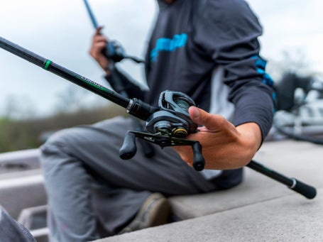 13 fishing reels left hand 13 FISHING - Descent main image 1