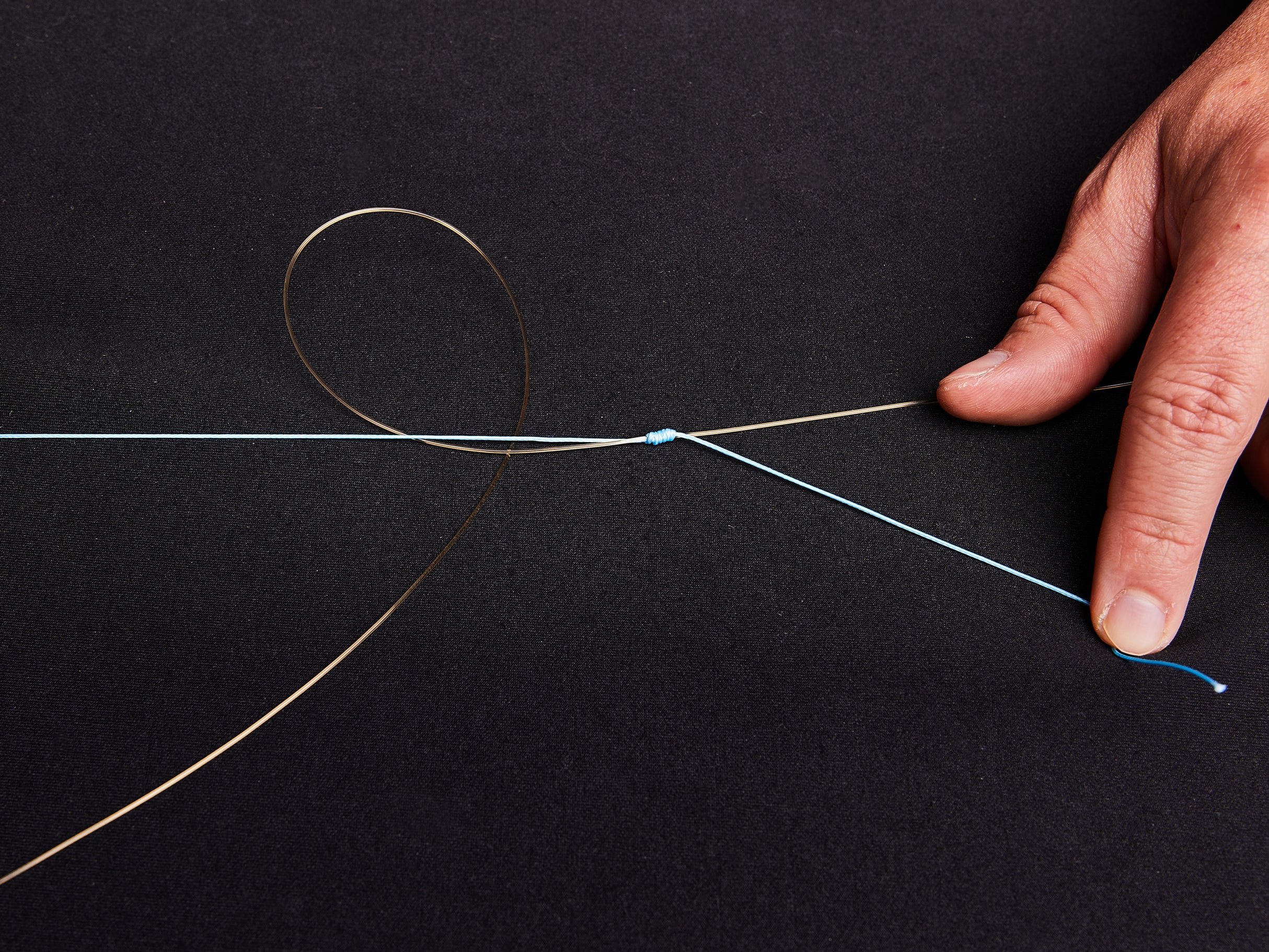 starting second uni knot