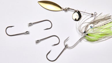 spinnerbait with assorted trailer hooks